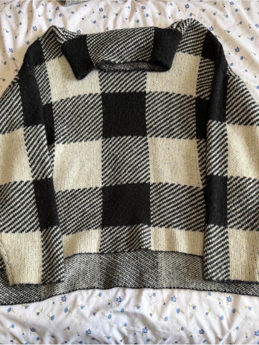 Dkny Black & Cream Plaid Crewneck Sweater
